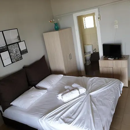 On The Wave Spitakia Sto Kyma 3*