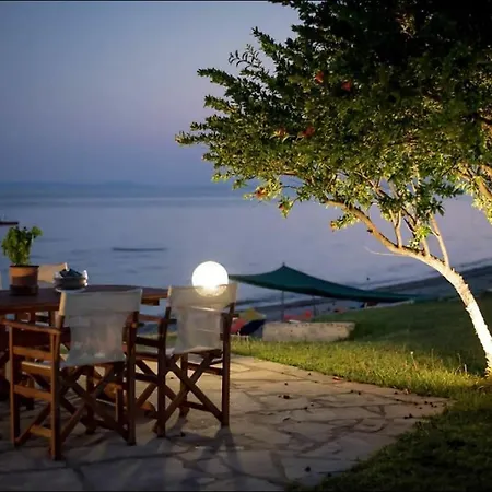 Aparthotel On The Wave Spitakia Sto Kyma 3*