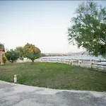 On The Wave Spitakia Sto Kyma Apartmanhotel