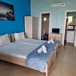 On The Wave Spitakia Sto Kyma Apartmanhotel Nikíti