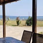 Apartmanhotel On The Wave Spitakia Sto Kyma 3*