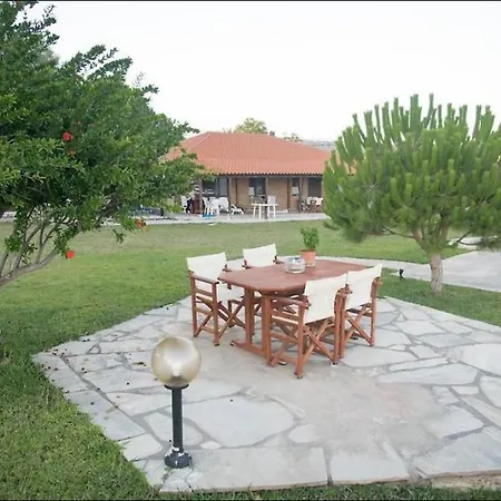 On The Wave Spitakia Sto Kyma Nikiti (Sithonia)