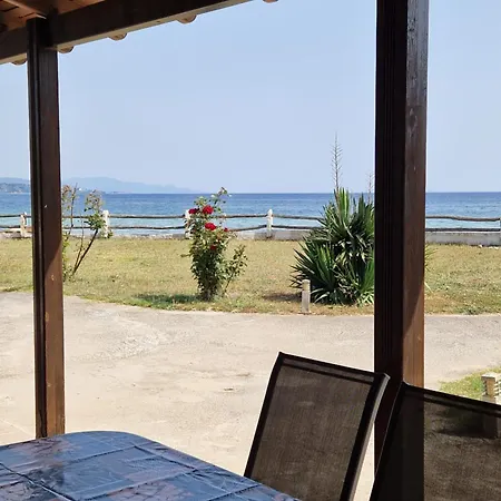 Lägenhetshotell On The Wave Spitakia Sto Kyma 3*