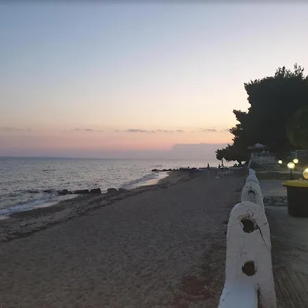 公寓式酒店 On The Wave Spitakia Sto Kyma 3*