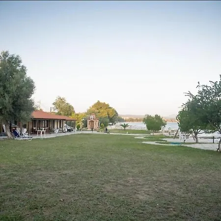 Ξενοδοχείο με διαμερίσματα On The Wave Spitakia Sto Kyma Νικήτη