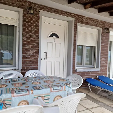 On The Wave Spitakia Sto Kyma 公寓式酒店 3*