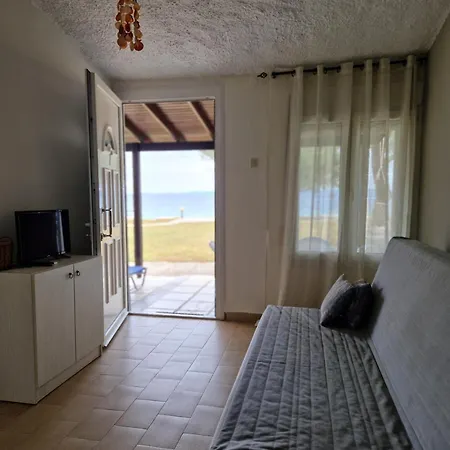 On The Wave Spitakia Sto Kyma 3*