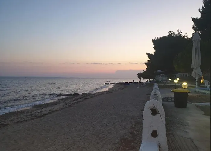 Lejlighedshotel On The Wave Spitakia Sto Kyma 3*